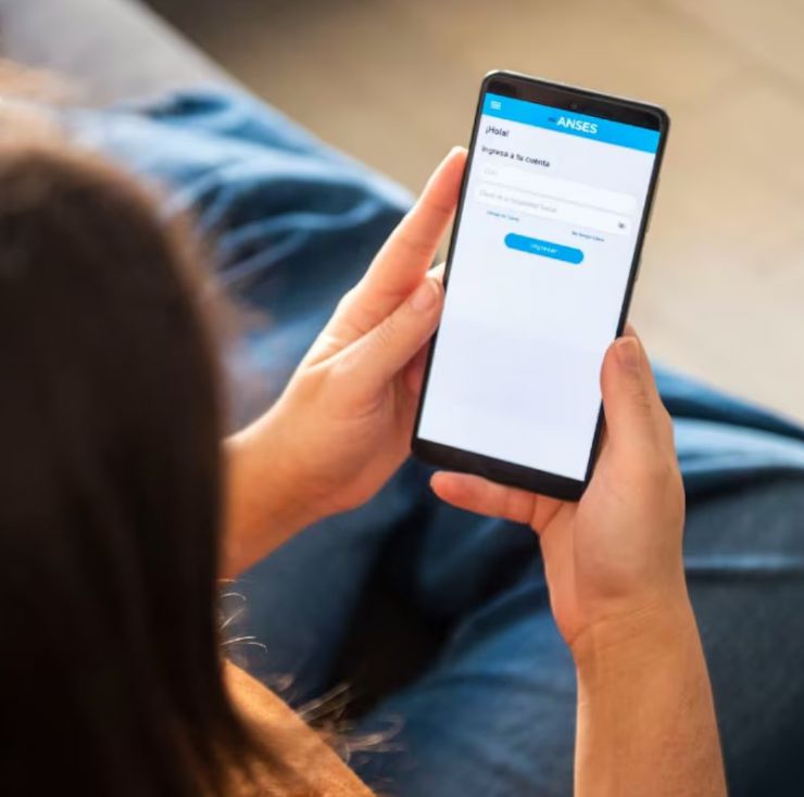 Revelaron quiénes no cobran la AUH y Tarjeta Alimentar en abril de 2025